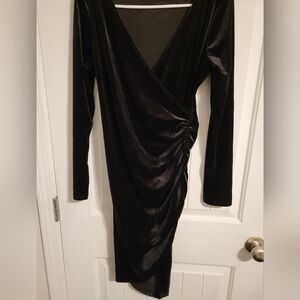 Guberry Vintage Long Sleeve Low Veck Velour Dress Size Medium ❤️